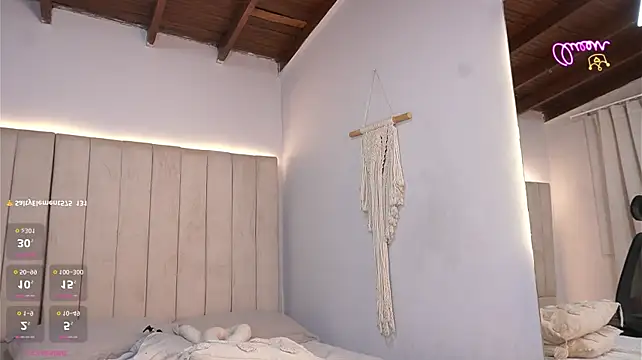 Ashley_Beaomunt - Red ass + Spank hard!