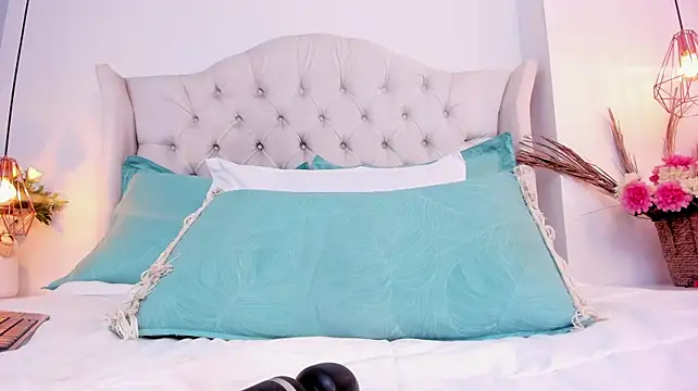 JulietteRocha - One finger deep on my ass close up