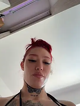 Ellelie_77 - flash tits