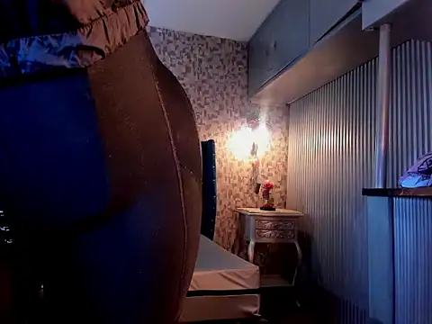CurvyJulieth - tie up my breasts + nipples