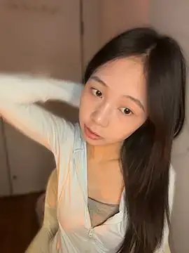 Anna-a - 完成目标，24小时内打赏最多的前三位哥哥每人一张美照诱惑