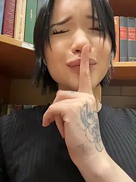 Kitty_sixseven - DOGGY POSE + HARD SLAP ASS 5x IN MEN WC