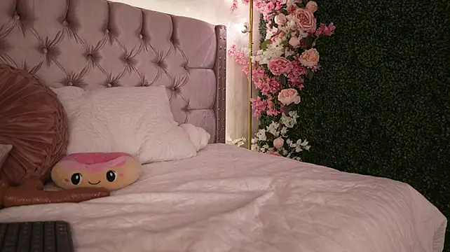 Emi_Petite