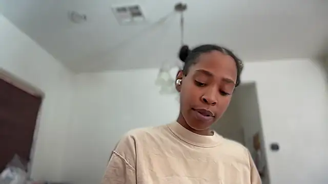 Cum2Charm - show 1st MORNING CREEEEEAAAAM 👀