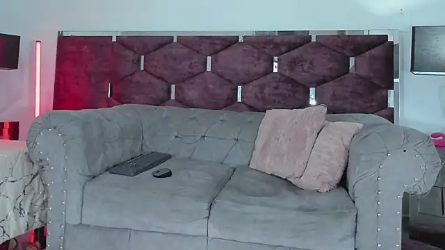CarolinaGlamour - slaps on my pussy