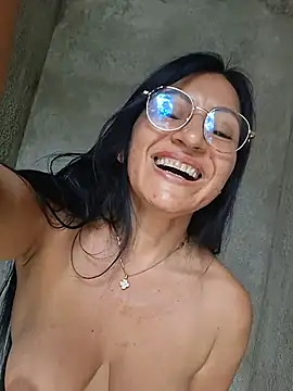 Maturexxxnaughty - I get my pussy fucked by a big cucumber.