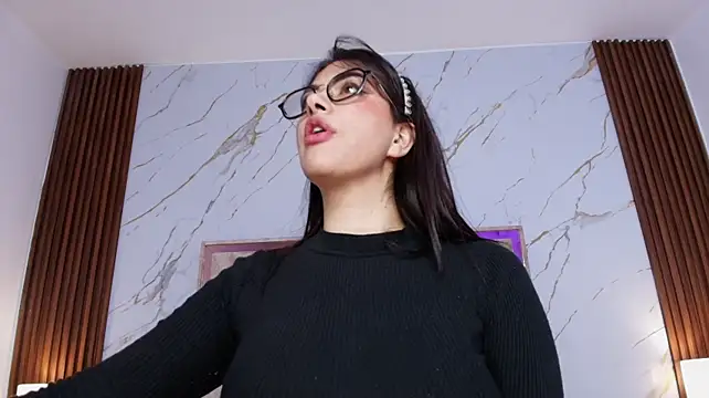 Amelie_saenz - TAKE OFF YOUR BRA