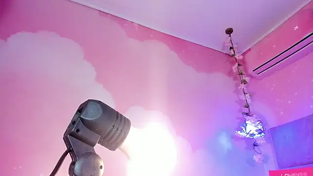 Emiily_Grace - fingers in my pussy😈😈