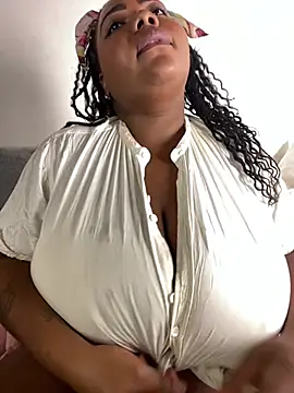 AngelGgold - Boucing TITS in your face