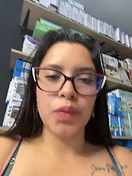 Miss_Bella_Flame - TAKE OFF MY PANTIE +PLAY WITH MY PUSSY