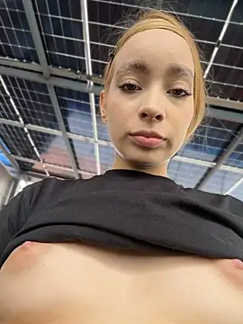 Isabella-gaviria - FUCK MY PUSSY IN PUBLIC TOILETS(MALL)