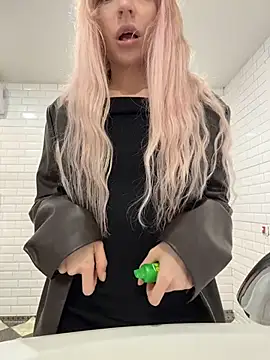 Melissa_grr - SHow my WET WET PUSSY! XOXO