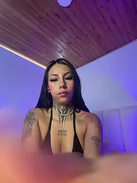 Cassie_miss - Big Ass + Rub her in close-up 😏
