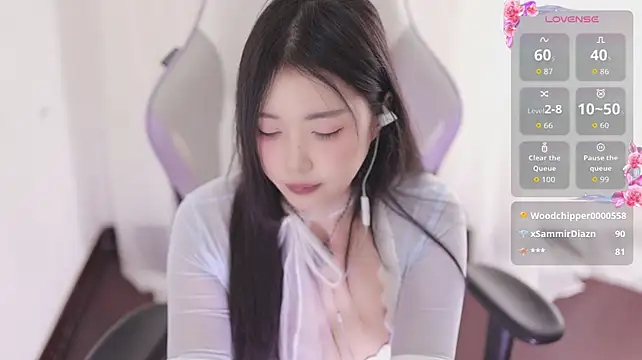 Kitty_baby77 - 完成任务 内裤含嘴里 M腿5分钟 最后一个完成任务的控制黑牛5分钟