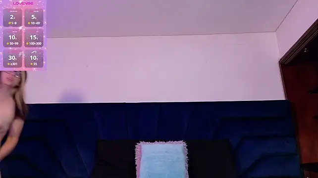 LexyBlaze_ - Ride Dildo in Pussy