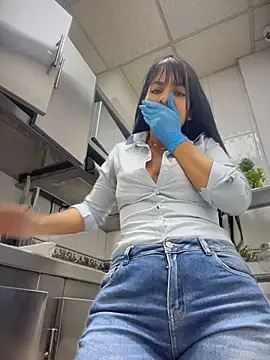 LuxeBrunetteXXX - FINGERING PUSSY CLOSE UP AT CLEAN WORK🤫