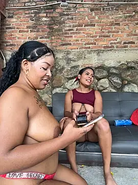 The_titis_outdoors - Vagina-breaker show😈😈😈