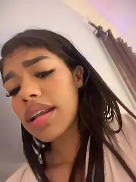 NaylaViceXXX - FINGERS PUSHING MY WET PUSSY!! 🫣🥰🤫