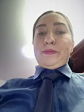 Suzy-111 - 🥵COWORKER SUCK MY TITS🍒