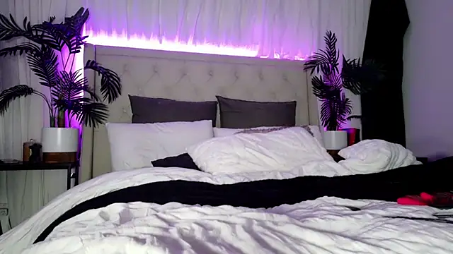 Keelieuncensored - Ride Dildo 😈