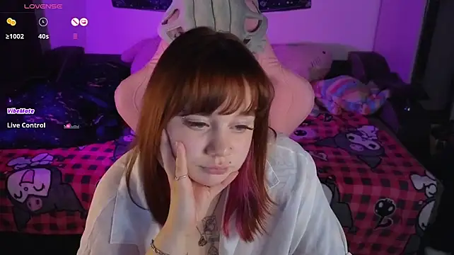 Lunaalli - pussy close up in pinties