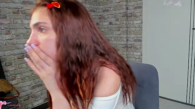 Ella_Fex - flash ass under skirt