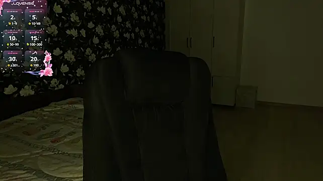 NeidaGowing - Ass Close To Cam