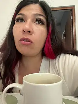 LatinaCalienteMilf - Squirt in your face !