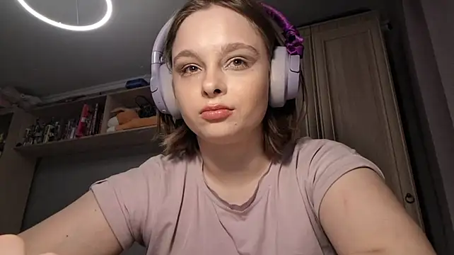 WoodPracice - do you wanna see my nipples??