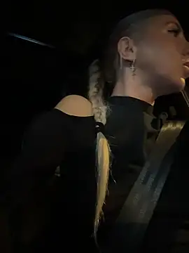 LisaMurr - I masturbate with my fingers 😈😍