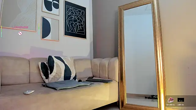 Marie_bass - Oil on my boobs & pull nipples