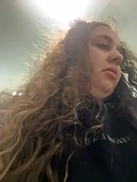 CurlyMaddie - Fuck wiith dildo and squirt