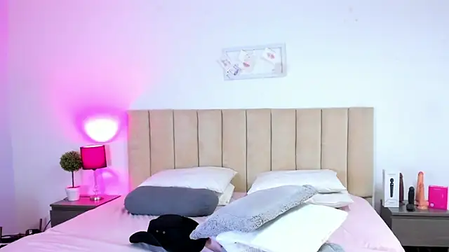 KeylaGomez_ - Control domi x2 and squeeze tits