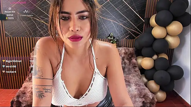 Holly_22 - domi inside the pussy +3min co