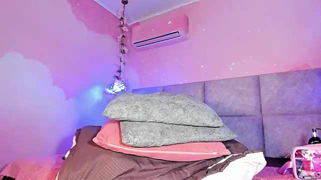 Emiily_Grace - fingers in my pussy😈😈
