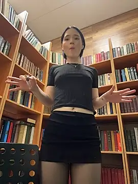 Kitty_sixseven - 1 FINGER PUSSY IN MEN WC + OPEN DOOR