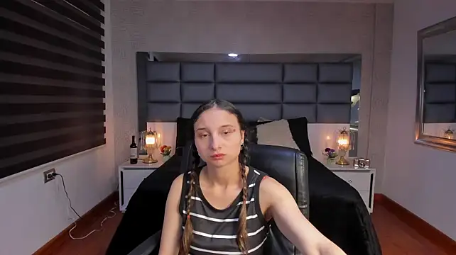 Emilia_Jonnes - dildo ready 3 min