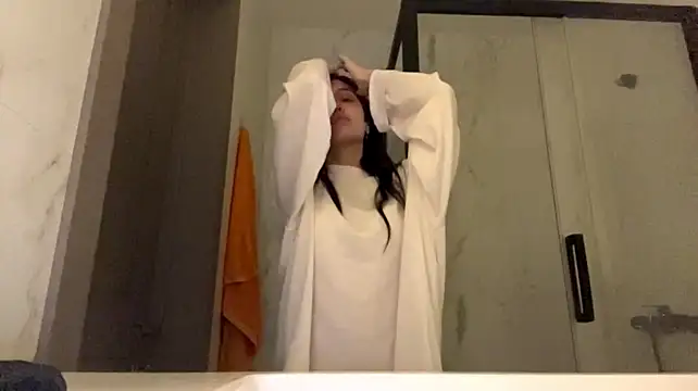GildaCode - FLASH MY UNDERBOOBS
