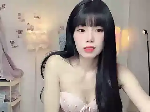 Peace-9 - 🌟脱内裤塞嘴背对扭屁股1分钟💗