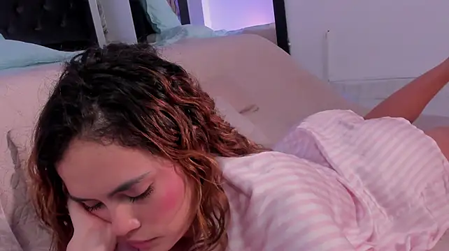 Adahara_M - Rub pussy outside 😈