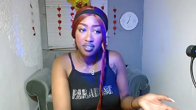 Aylany_brunett - show tits