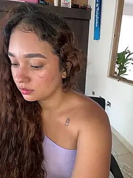 Alana_lee23 - 2 fingers in my pussy