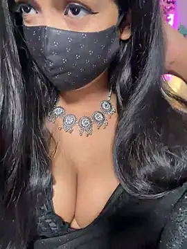 Rebelgirl18 - nude boobs go outside