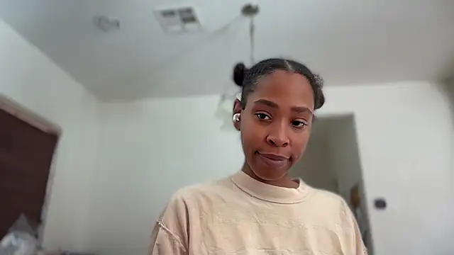 Cum2Charm - show 1st MORNING CREEEEEAAAAM 👀