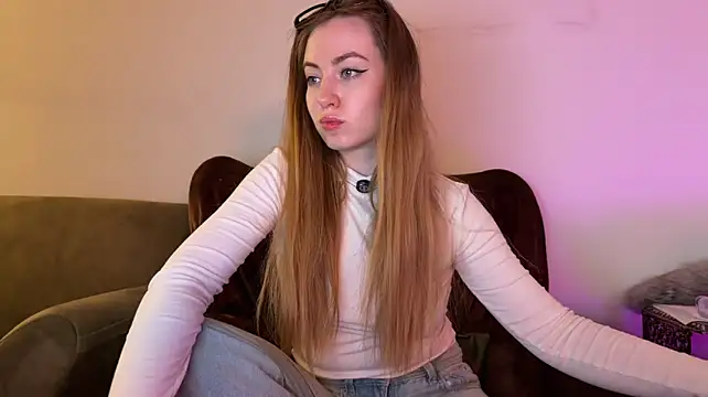 LinaWitch - tease in doggy 10 min