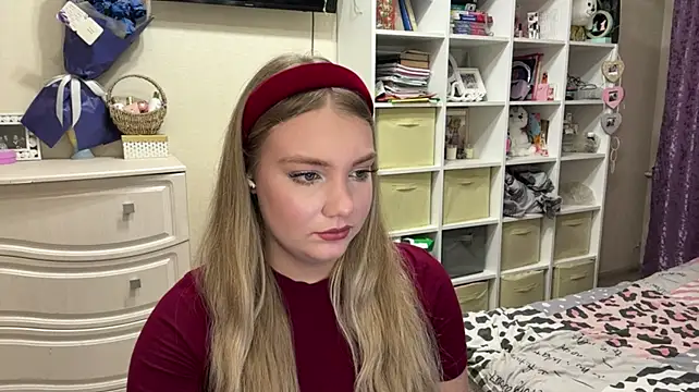 MayaStarlight - show the color of my panties ❤