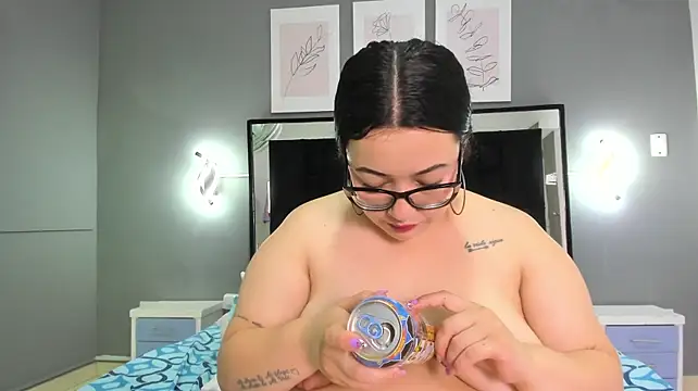 Zoe_curvyy