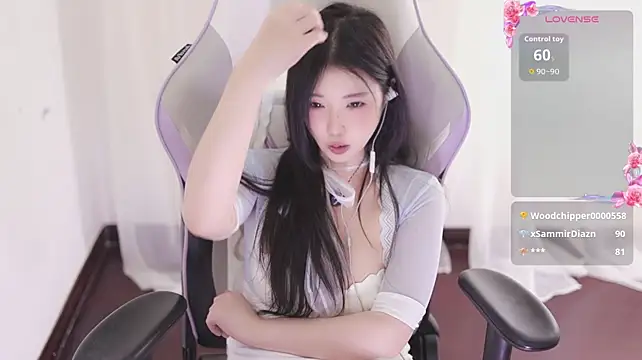 Kitty_baby77 - 完成任务 内裤含嘴里 M腿5分钟 最后一个完成任务的控制黑牛5分钟