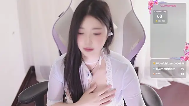 Kitty_baby77 - 完成任务 内裤含嘴里 M腿5分钟 最后一个完成任务的控制黑牛5分钟
