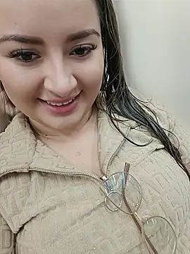 LunaDiaz999 - Boobs outside 2min
